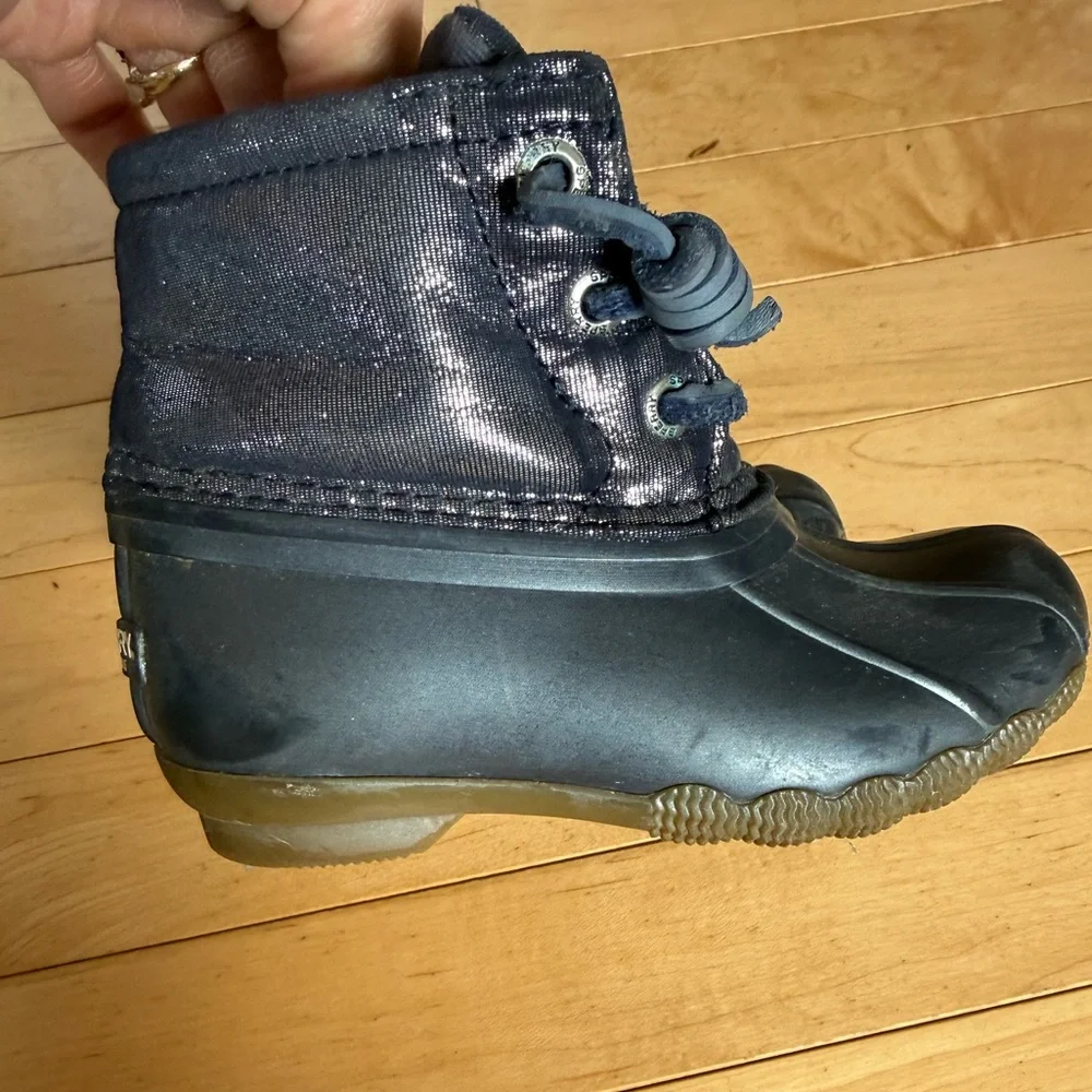 Toddler girls sparkly navy blue Sperry boots size 7- spring boots, saltwater